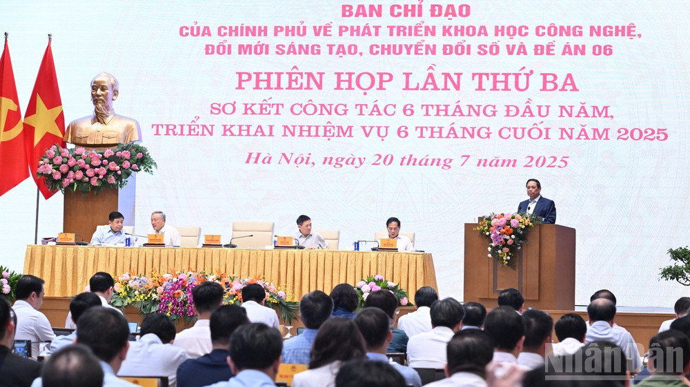 Quang cảnh Phiên họp lần thứ ba Ban Chỉ đạo của Chính phủ về phát triển khoa học công nghệ, đổi mới sáng tạo, chuyển đổi số và Đề án 06. (Ảnh: Trần Hải) Quang cảnh Phiên họp lần thứ ba Ban Chỉ đạo của Chính phủ về phát triển khoa học công nghệ, đổi mới sáng tạo, chuyển đổi số và Đề án 06. (Ảnh: Trần Hải)
