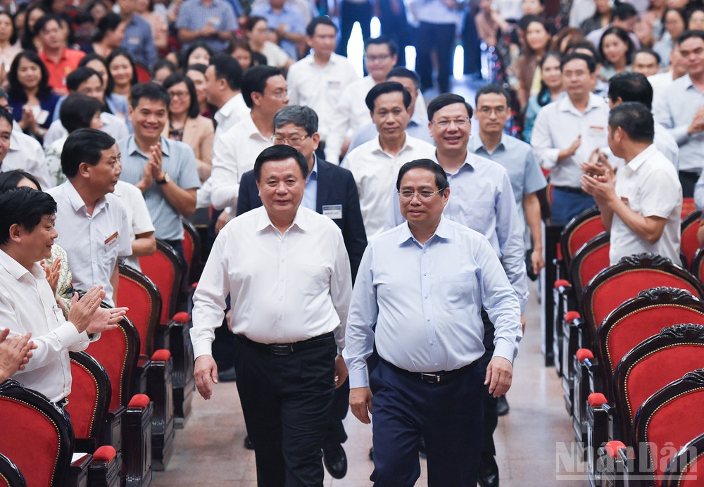 Thủ tướng Phạm Minh Chính tới dự và phát biểu bế mạc Hội nghị. (Ảnh: TRẦN HẢI) ndo_br_b2.jpg