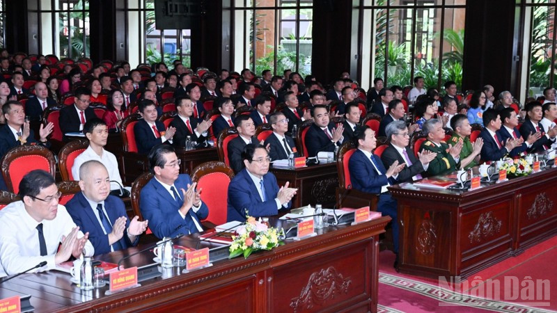 Bí thư Đảng ủy Chính phủ, Thủ tướng Chính phủ Phạm Minh Chính và các đồng chí lãnh đạo, đại biểu tham dự đại hội. (Ảnh: TRẦN HẢI) ndo_br_a2-9018.jpg