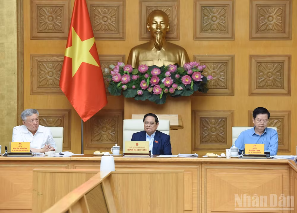 Thủ tướng Chính phủ Phạm Minh Chính chủ trì cuộc họp. (Ảnh: TRẦN HẢI)