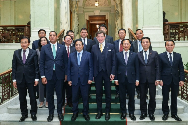 Hai nhà lãnh đạo bày tỏ tin tưởng chuyến thăm sẽ góp phần làm sâu sắc hơn nữa quan hệ hữu nghị và hợp tác truyền thống Việt Nam-Thụy Điển trong thời gian tới. (Ảnh: VGP/NHẬT BẮC) qh6.jpg