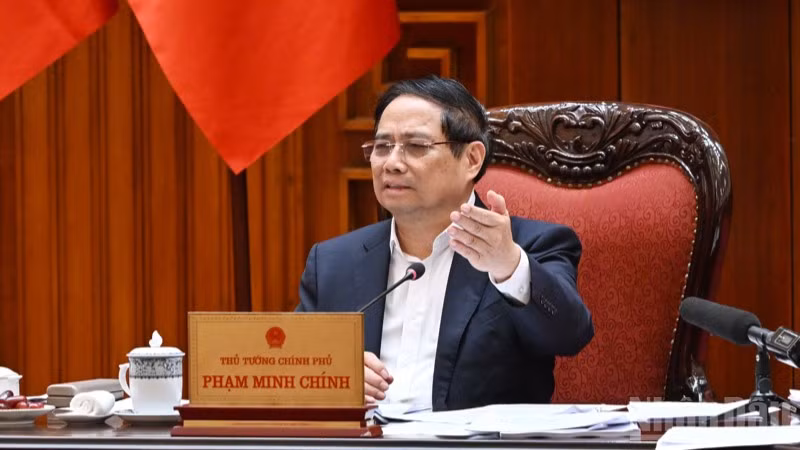 Thủ tướng Phạm Minh Chính phát biểu ý kiến chỉ đạo cuộc họp. (Ảnh: TRẦN HẢI)