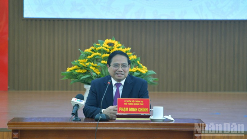 Thủ tướng Phạm Minh Chính nói chuyện với cán bộ, nhân dân phường Hồng An. (Ảnh: THANH GIANG) ndo_br_c3-3442.jpg