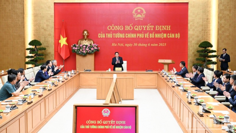 Quang cảnh lễ Công bố Quyết định của Thủ tướng Chính phủ về bổ nhiệm cán bộ (Ảnh: Trần Hải). ndo_br_aaa3-3529.jpg