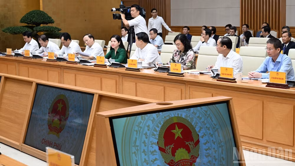 Lãnh đạo các bộ, ngành Trung ương tham dự cuộc làm việc. (Ảnh: TRẦN HẢI)