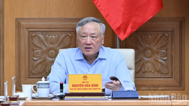 Phó Thủ tướng Thường trực Chính phủ Nguyễn Hòa Bình phát biểu ý kiến tại hội nghị. (Ảnh: Trần Hải) ndo_br_a6-9034.jpg
