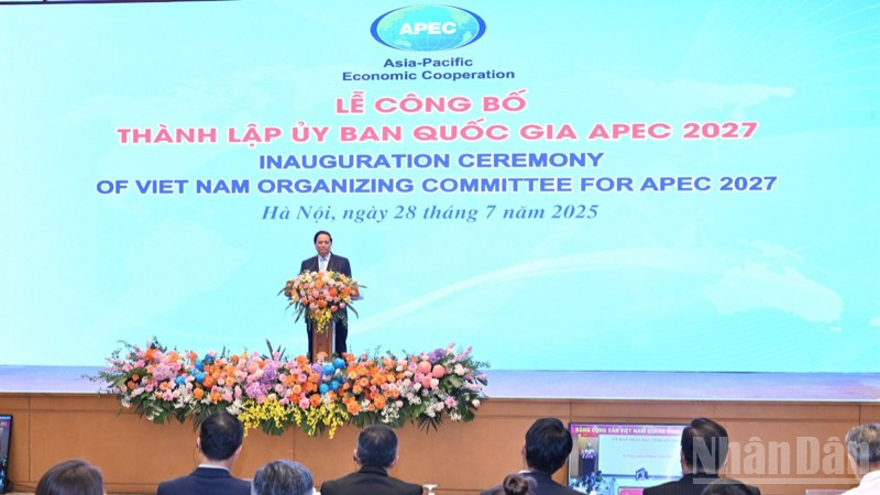 Quang cảnh buổi lễ. (Ảnh: TRẦN HẢI) ndo_br_b1-7954.jpg