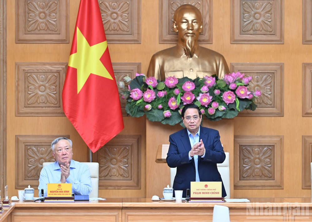 Thủ tướng Chính phủ Phạm Minh Chính chủ trì hội nghị. (Ảnh: Trần Hải). 