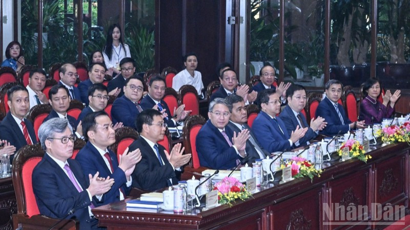 Các đồng chí lãnh đạo, đại biểu tham dự Đại hội. (Ảnh: Trần Hải) Các đồng chí lãnh đạo, đại biểu tham dự Đại hội. (Ảnh: Trần Hải)