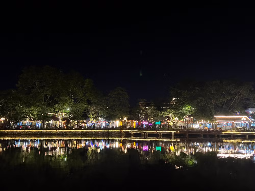 Đêm không ngủ ở khu phố cổ Hoa Lư, Ninh Bình