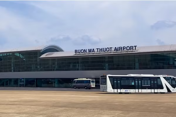 Cảng hàng không Buôn Ma Thuột hiện hữu.