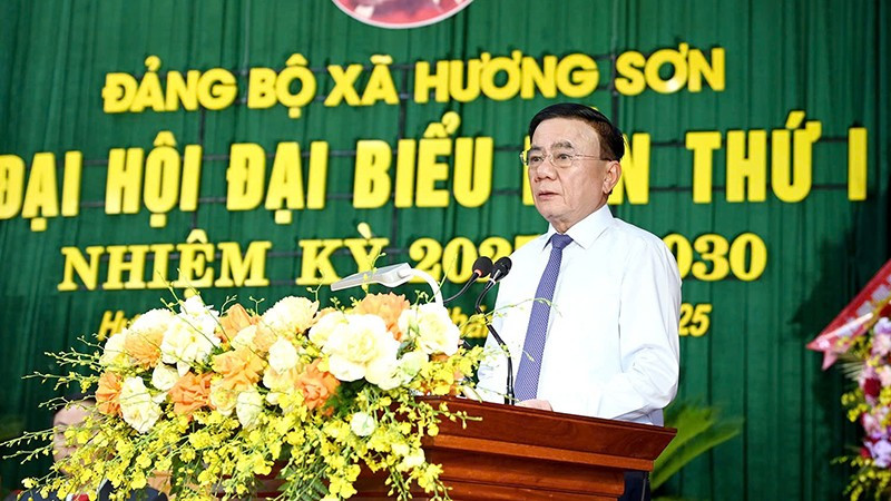 Đồng chí Trần Cẩm Tú phát biểu tại đại hội.