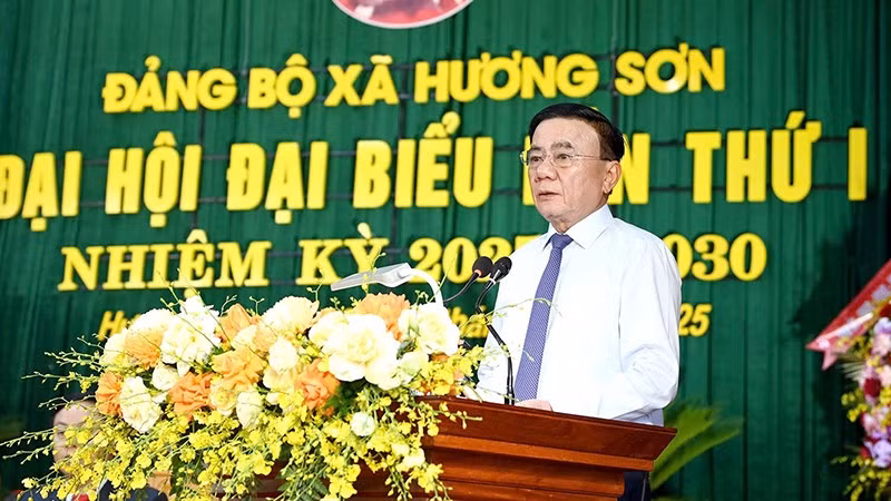 Đồng chí Trần Cẩm Tú phát biểu tại đại hội.