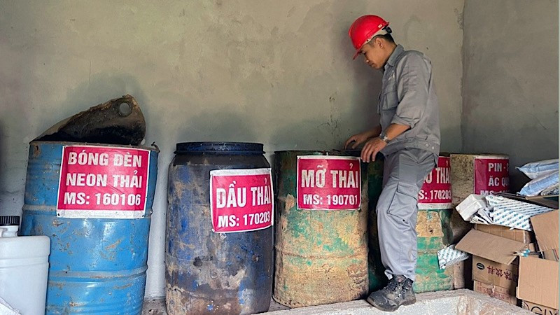 Nhà kho phân loại, lưu giữ chất thải nguy hại phát sinh trong quá trình sản xuất tại Công ty Cổ phần Khai khoáng Minh Đức, tỉnh Yên Bái. (Ảnh: Thanh Ngà)
