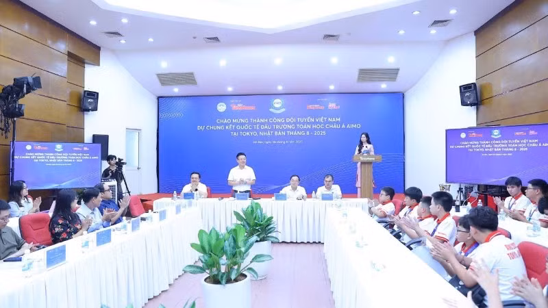 Quang cảnh buổi gặp mặt và vinh danh. (Ảnh: Ban tổ chức)