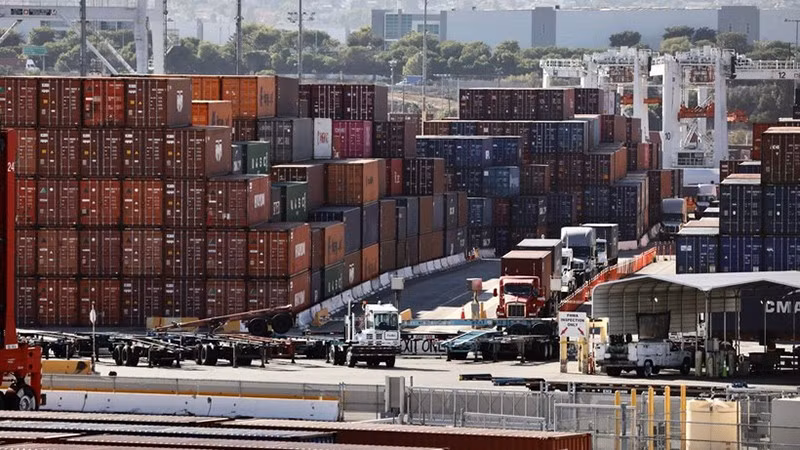 Quang cảnh cảng hàng hóa Los Angeles, California, Mỹ. (Ảnh: THX/TTXVN)