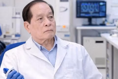 Phó Giáo sư, Tiến sĩ Nguyễn Văn Kình - tác giả của nhiều đầu sách y học có sự kết hợp của tri thức đông y và tây y về thảo dược Việt Nam.