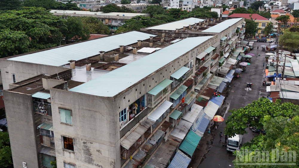Cư xá Thanh Đa đã tự tháo dỡ các lồng sắt và làm các lối thoát nạn thứ hai sau khi được tuyên truyền về công tác phòng cháy, chữa cháy và cứu nạn, cứu hộ vận động. ndo_br_td3.jpg