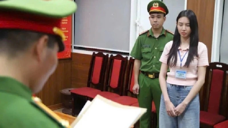 [Video] Khởi tố, bắt tạm giam hoa hậu Nguyễn Thúc Thùy Tiên về tội Lừa dối khách hàng 