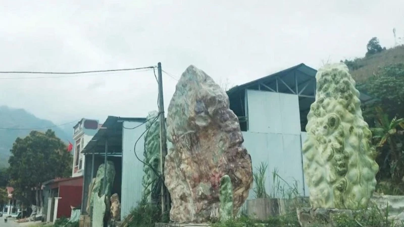 [Video] Xử phạt hành chính nhiều trường hợp tàng trữ khoáng sản trái phép tại Yên Bái
