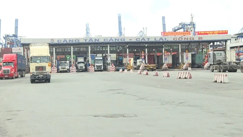 [Video] Thủ tướng yêu cầu đẩy mạnh cao điểm đấu tranh chống buôn lậu, gian lận thương mại và hàng giả 