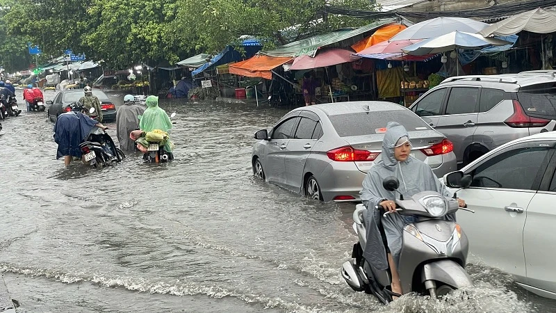 [Video] Các địa phương khẩn trương khắc phục thiệt hại do mưa dông, chủ động ứng phó lũ quét và biển động