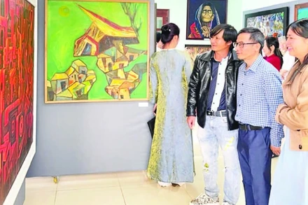 Tranh của họa sĩ Xu Man mang đậm chất sử thi nơi núi rừng Tây Nguyên.