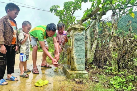 Có công trình nước về bản, cuộc sống của người dân bản Háng Tàu, xã Quài Nưa, tỉnh Điện Biên đã thuận lợi hơn rất nhiều.