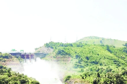 Hồ chứa Buôn Tua Srah, Nhà máy thủy điện Buôn Kuốp xả lũ bảo đảm an toàn trong những ngày bão số 13 đổ bộ vào đất liền.