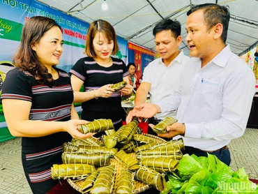 Các chương trình giới thiệu hàng hóa, sản phẩm vùng đồng bào dân tộc thiểu số và miền núi góp phần kết nối cung cầu, tiêu thụ hàng hóa.