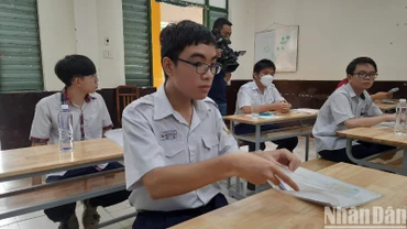 Học sinh Thành phố Hồ Chí Minh tham gia kỳ thi tuyển sinh lớp 10 công lập.