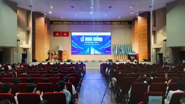 Quang cảnh lễ khai giảng.