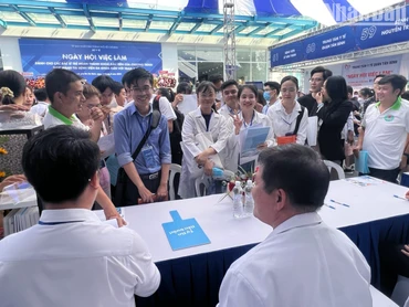 Thành phố Hồ Chí Minh: Lần đầu tiên tổ chức ngày hội việc làm cho các bác sĩ trẻ