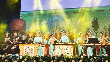 Phát huy tinh thần “Đề cương về Văn hóa Việt Nam” trong bối cảnh mới, cần tiếp tục khai thác mạnh mẽ các giá trị dân tộc để sáng tạo nghệ thuật. (Ảnh: HOÀNG HOA) 