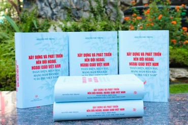 Cuốn sách Xây dựng và phát triển nền đối ngoại, ngoại giao Việt Nam toàn diện, hiện đại, mang đậm bản sắc “cây tre Việt Nam” của Tổng Bí thư Nguyễn Phú Trọng.
