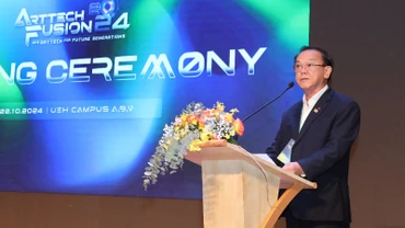 Giáo sư, Tiến sĩ Nguyễn Đông Phong, Chủ tịch Hội đồng Đại học Kinh tế Thành phố Hồ Chí Minh phát biểu tại ArtTech Fusion 2024.
