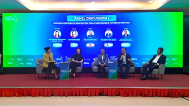 Các chuyên gia thảo luận tại Vietnam Innovation Summit 2023 