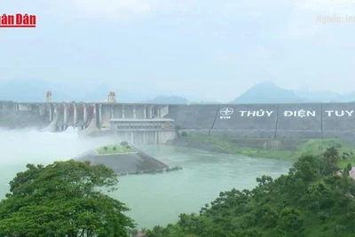 [Video] Bảo đảm an toàn hạ du khi thủy điện Tuyên Quang xả lũ