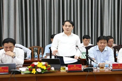 Đồng chí Nghiêm Xuân Thành, Ủy viên Ban Chấp hành Trung ương Đảng, Bí thư Tỉnh ủy Khánh Hòa phát biểu tại buổi làm việc. 