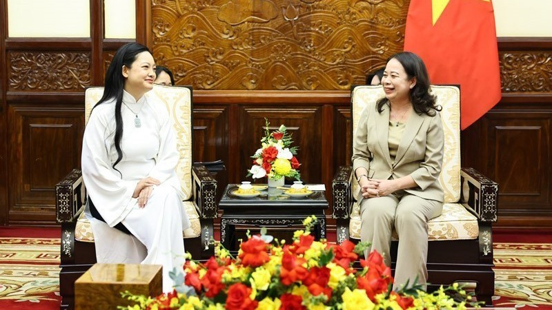 Phó Chủ tịch nước Võ Thị Ánh Xuân tiếp cô Amanda Nguyễn. (Ảnh: TTXVN)