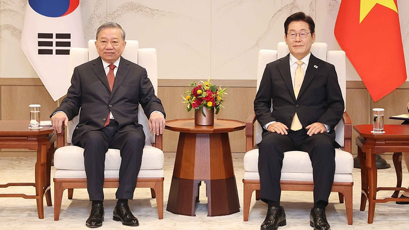 Tổng Bí thư Tô Lâm hội đàm hẹp với Tổng thống Hàn Quốc Lee Jae Myung. (Ảnh: TTXVN)