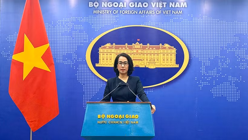 Người phát ngôn Bộ Ngoại giao Phạm Thu Hằng tại buổi họp báo thường kỳ, ngày 27/11/2025.