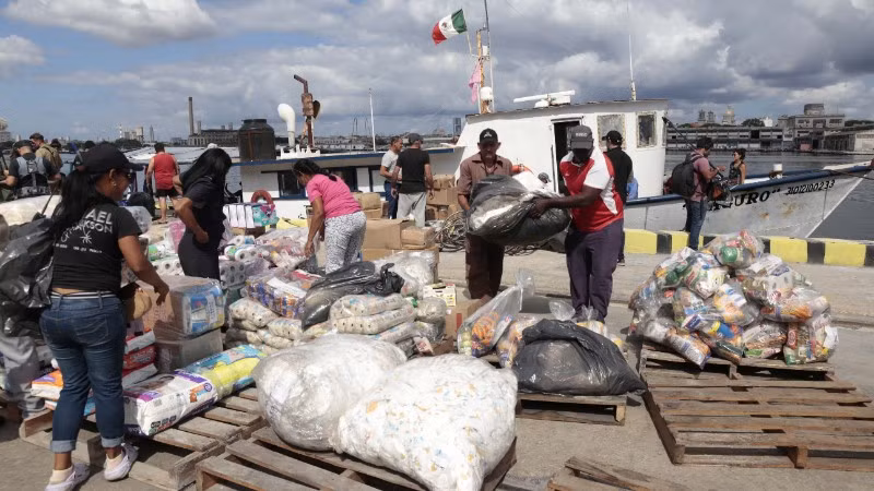 Ngày 24/3/2026 (theo giờ địa phương), con tàu đầu tiên trong đội tàu hữu nghị “Châu Mỹ của chúng ta” cập cảng La Habana (Cuba), mang theo hơn 30 tấn hàng viện trợ nhân đạo. (Ảnh: TTXVN)