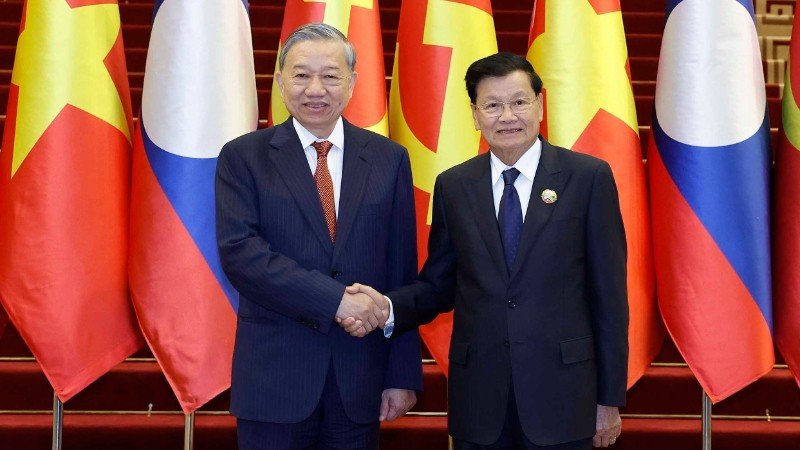 Tổng Bí thư Tô Lâm và Tổng Bí thư, Chủ tịch nước Lào Thongloun Sisoulith. (Ảnh: TTXVN)