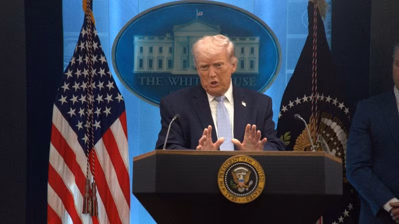 Tổng thống Mỹ Donald Trump phát biểu tại cuộc họp báo ở Nhà trắng, Washington, D.C. (Ảnh: THX/TTXVN)