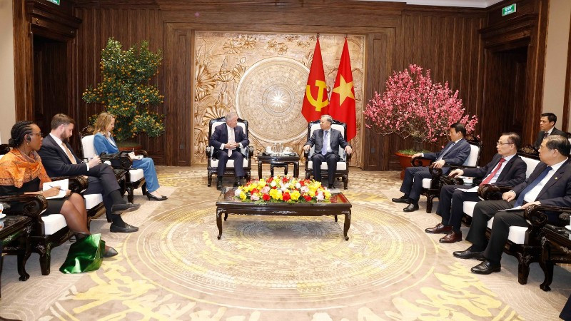 Tổng Bí thư Tô Lâm tiếp ngài Michael George DeSombre, Trợ lý Ngoại trưởng Hoa Kỳ. (Ảnh: TTXVN)