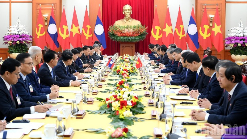 Tổng Bí thư Tô Lâm hội đàm với Tổng Bí thư, Chủ tịch nước Lào Thongloun Sisoulith. (Ảnh: ĐĂNG KHOA)