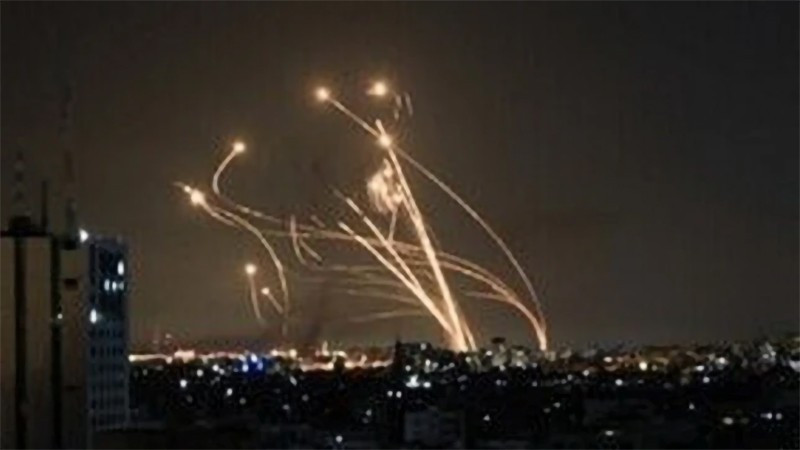 Ảnh minh họa: Hệ thống phòng không Israel đánh chặn tên lửa phóng từ Yemen. (Ảnh: IRNA/TTXVN)