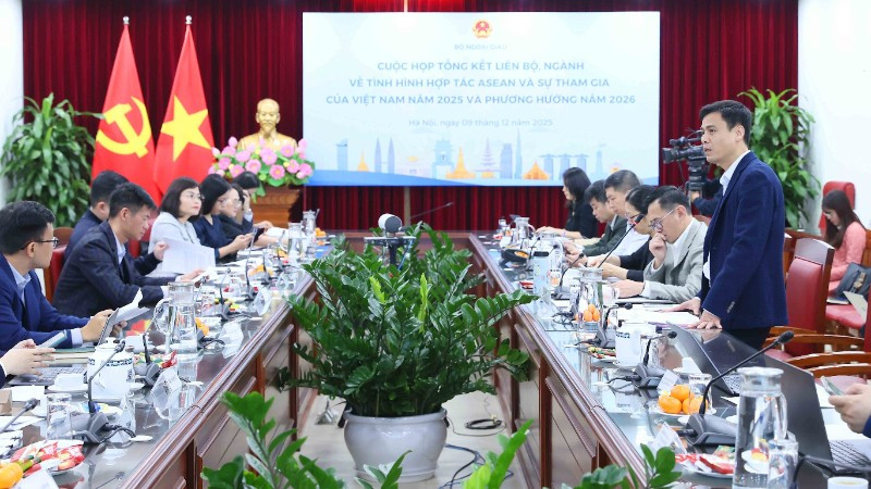 Thứ trưởng Ngoại giao Đặng Hoàng Giang, Trưởng SOM ASEAN-Việt Nam chủ trì cuộc họp. (Ảnh: TTXVN)