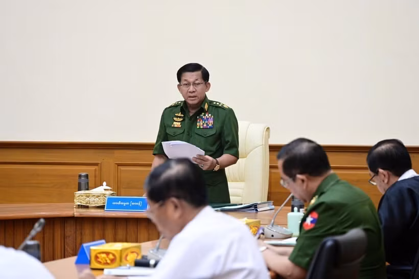 Thống tướng Min Aung Hlaing tại cuộc họp Hội đồng Quốc phòng và An ninh Quốc gia Myanmar ở Nay Pyi Taw, ngày 31/7/2025. (Ảnh: THX/TTXVN)